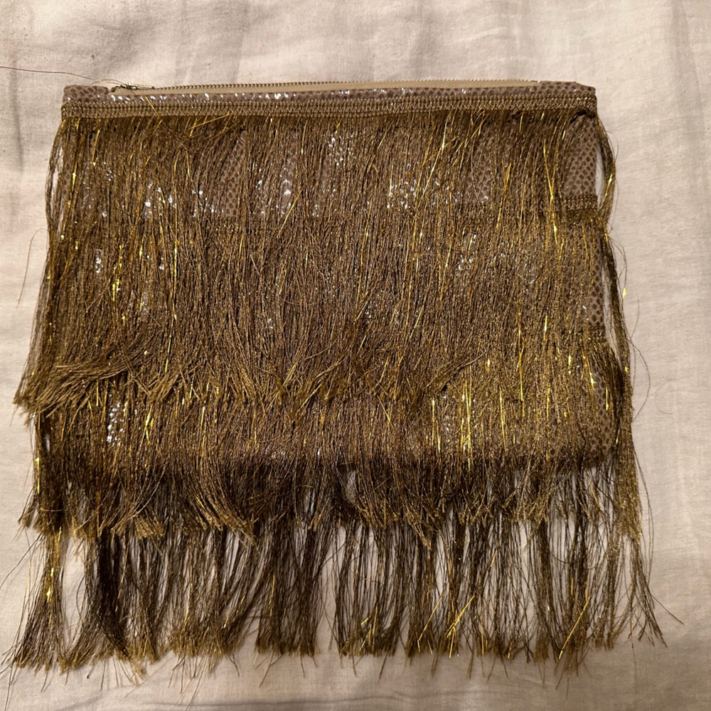 Fringe clutch